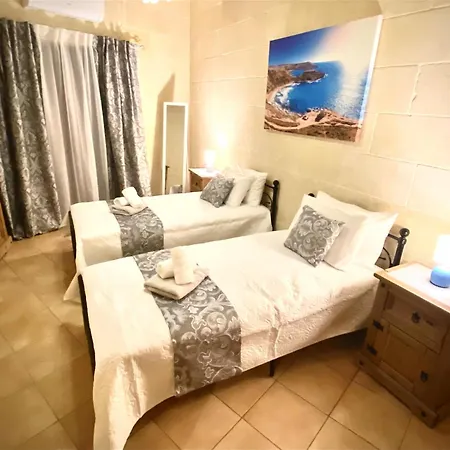 Ta Gorg With Pool Qala